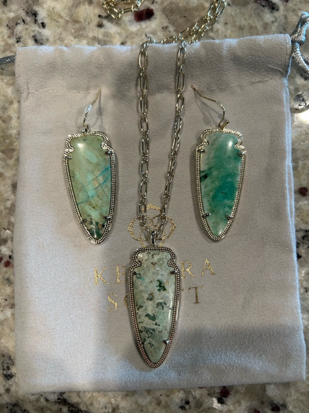 Kendra Scott Gold Arrowhead Green Stone Pendant Necklace and Earring Set